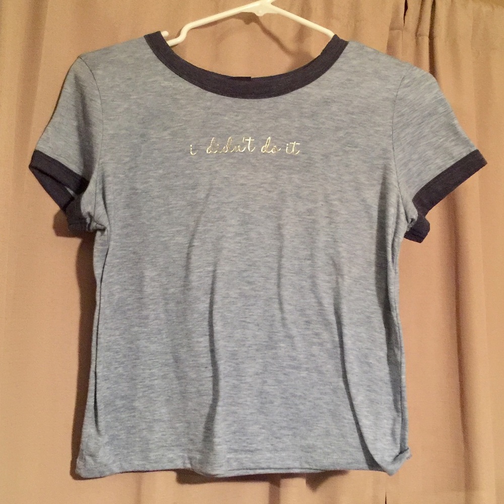 Cropped baby blue t-shirt